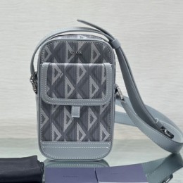 DIOR HIT THE ROAD