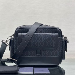 DIOR HIT THE ROAD