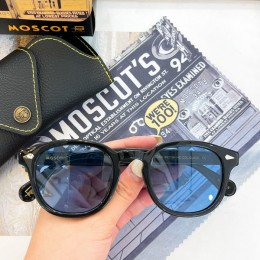 MOSCOT