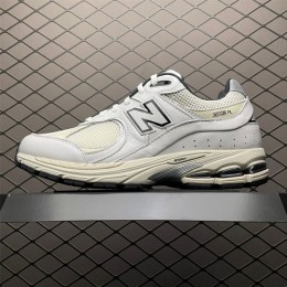 New Balance  ML2002RQ