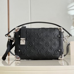 LOUIS VUITTON M21709