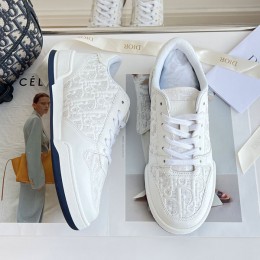 Dior One