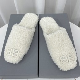 BALENCIAGA