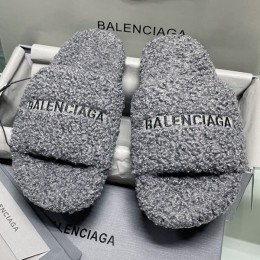 BALENCIAGA