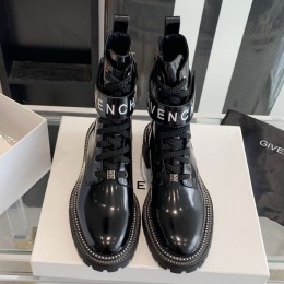 GIVENCHY 2022