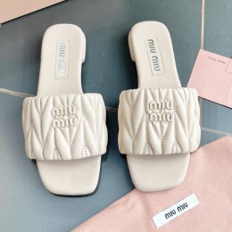 Miumiu2023ss