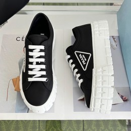 prada Double Wheel