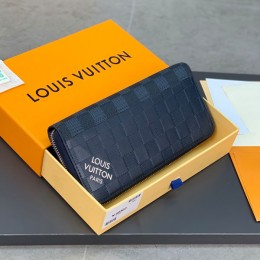 LOUIS VUITTON ZIPPY