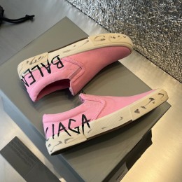 BALENCIAGA