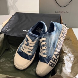 BALENCIAGA