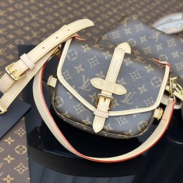 LOUIS VUITTON saumurbb