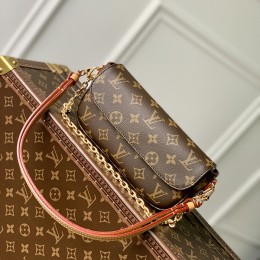 LOUIS VUITTON Wallet On Chain Ivy