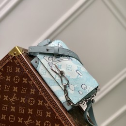LOUIS VUITTON STEAMER