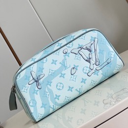 LOUIS VUITTON Dopp Kit