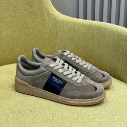 VALENTINO ss24 new arrival 3카라