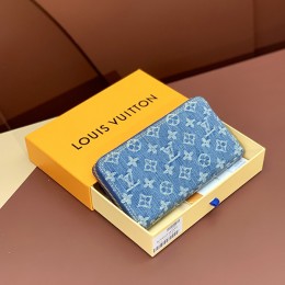 LOUIS VUITTON Zippy