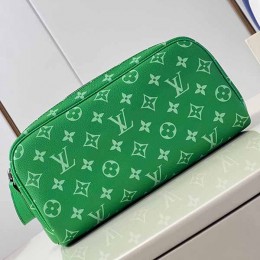 LOUIS VUITTON  Dopp Kit