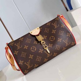 LOUIS VUITTON Pochette Tirette