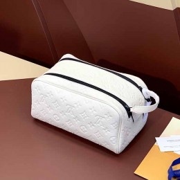 LOUIS VUITTON Dopp Kit  7카라
