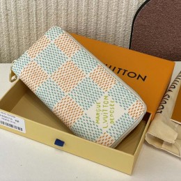 LOUIS VUITTON Zippy Wallet Vertical