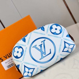 LOUIS VUITTON Pochette Cosmétique