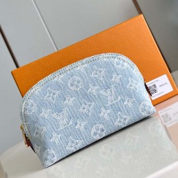 LOUIS VUITTON Pochette Cosmétique