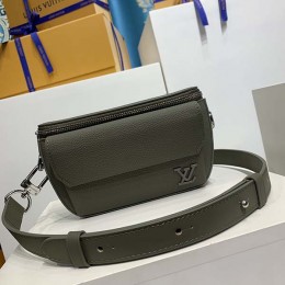 LOUIS VUITTON Pilot