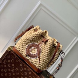 LOUIS VUITTON Noé BB