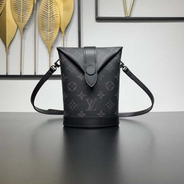 LOUIS VUITTON Envelope Pouch