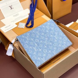 LOUIS VUITTON  Pochette Accessoires