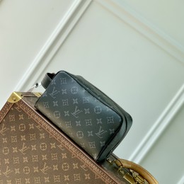 LOUIS VUITTON Locker Dopp Kit