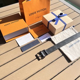 LOUIS VUITTON 35mm