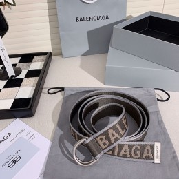 BALENCIAGA  35mm