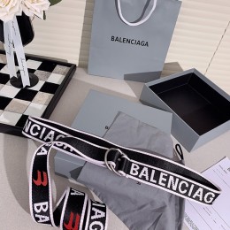 BALENCIAGA  35mm