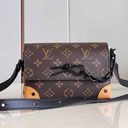 LOUIS VUITTON steamer