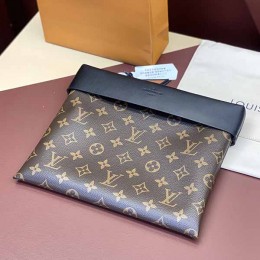 LOUIS VUITTON Pochette Tuileries