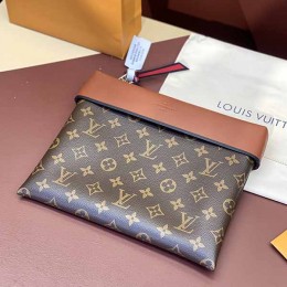 LOUIS VUITTON Pochette Tuileries