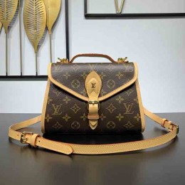 LOUIS VUITTON  Nicolas Ghesquière