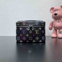 LOUIS VUITTON Nice Nano