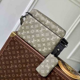 LOUIS VUITTON Trio