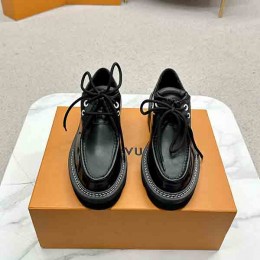 LV Laureate Desert Boot