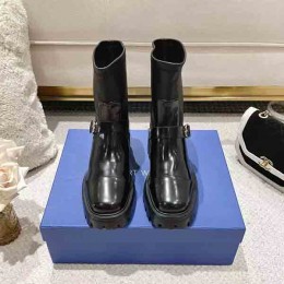 Stuart Weitzma