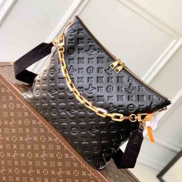 LOUIS VUITTON Hobo