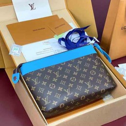 LOUIS VUITTON Pochette Voyage Souple