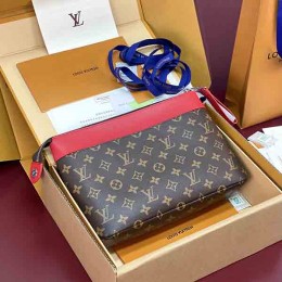 LOUIS VUITTON Pochette Voyage Souple