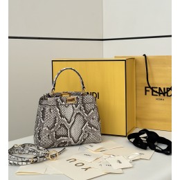 FENDI peekaboo