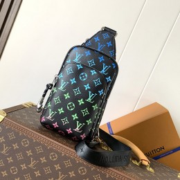 LOUIS VUITTON Avenue