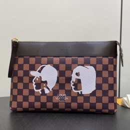 LOUIS VUITTON pochette voyage souple Ld