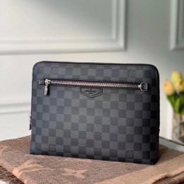 LOUIS VUITTON New Pouch