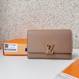 LOUIS VUITTON Capucines Compact